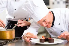 Geriatrisch geschulte Köchinnen und  Köche 