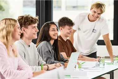 Zu Blogartikel 'NEU im WIFI: Mathematik-Nachhilfe für Schüler:innen' wechseln