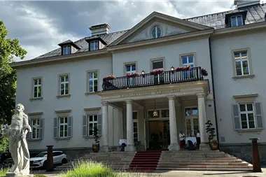 Zu Blogartikel 'Trainerfest 2026: Menschen, die Bildung bewegen' wechseln