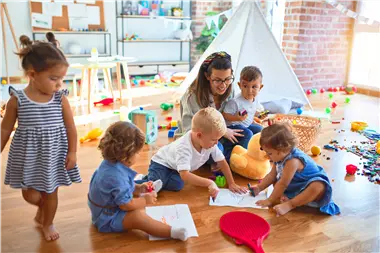 Zu Blogartikel 'Beruf mit Sinn: Kinder in ihrer Entwicklung begleiten ' wechseln